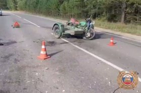 Мотоцикл после ДТП. Скриншот видео пресс-службы Госавтоинспекции по Иркутской области