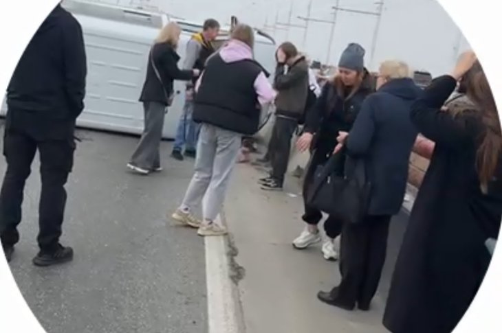 Момент после ДТП. Скриншот из видео очевидца