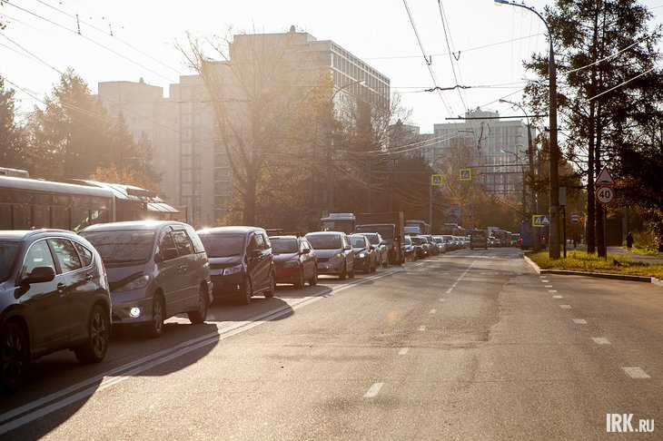 Автомобили на дороге. Фото из архива IRK.ru