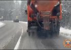 Снег на федеральной трассе. Скриншот видео пресс-службы Госавтоинспекции Иркутской области