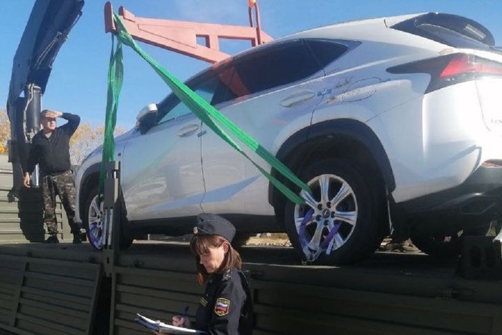 Изъятый Lexus. Фото пресс-службы ГУФССП России по Иркутской области