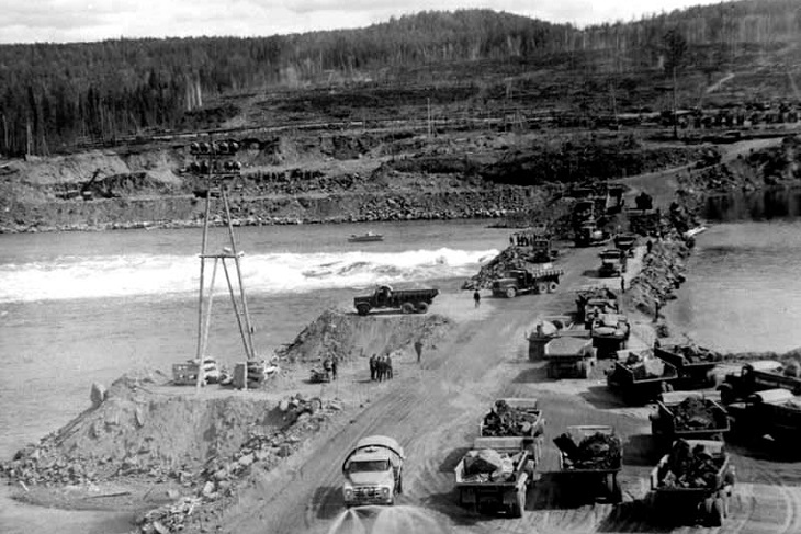 Строительство Усть-Илимской ГЭС Строительство Усть-Илимской ГЭС