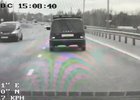 Угон автомобиля. Скриншот видео пресс-службы ГУ МВД по Иркутской области