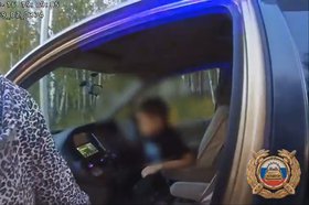 Несовершеннолетний водитель. Скриншот из видео пресс-службы Госавтоинспекции Иркутской области