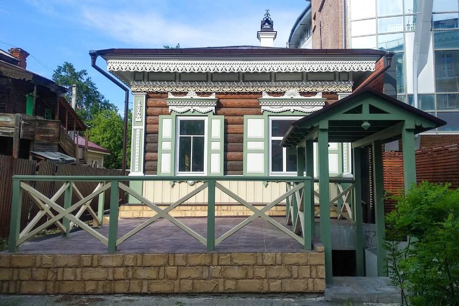 Юго-западный фасад здания