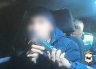 Момент освидетельствования. Скриншот из видео Пресс-службы ГУ МВД России по Иркутской области