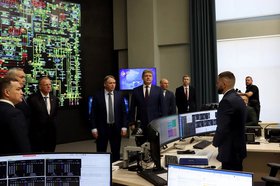 Анатолий Серышев посетил диспетчерский центр управления энергетикой Сибири. Фото пресс-службы администрации Иркутской области
