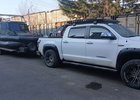 Автомобиль и аэролодка подозреваемых в незаконной охоте. Фото пресс-службы ГУ МВД России по Иркутской области