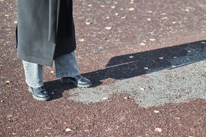 Резиновое покрытие на баскетбольной площадке