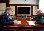 Анатолий Серышев провел встречу с руководителями таможни. Фото пресс-службы правительства Иркутской области
