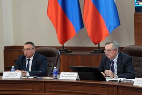 Круглый стол. Фото пресс-службы правительства Иркутской области