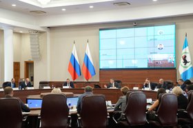 Заседание. Фото пресс-службы правителства Иркутской области