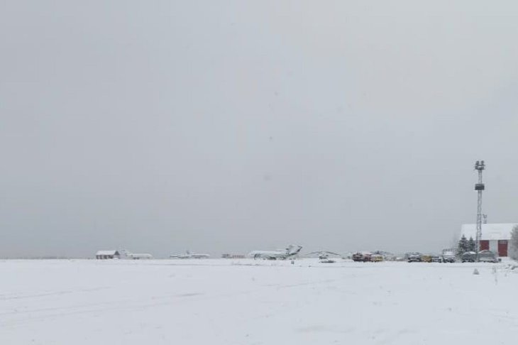 Снегопад. Фото из телеграм-канала аэропорта Братска