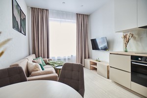 Однокомнатная квартира с ремонтом в светлых тонах