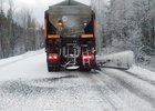 Очищение дороги от снега. Фото Дорожной службы Иркутской области из телеграм-канала губернатора региона Игоря Кобзева