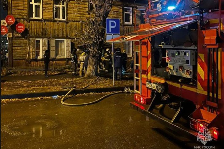 Пожар на Академика Образцова. Фото пресс-службы ГУ МЧС России по Иркутской области