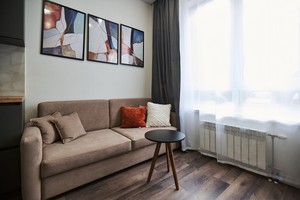 Двухкомнатная квартира с ремонтом в темных тонах