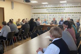 Встреча с жителями. Фото пресс-службы мэрии АГО