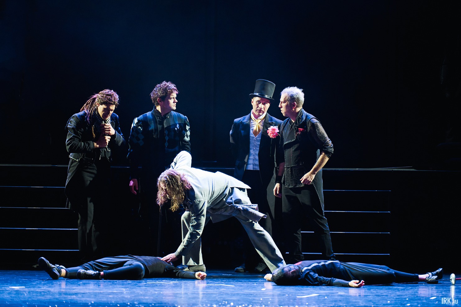 Роли Монтекки и Капулетти диктуют свои жестокие правила.