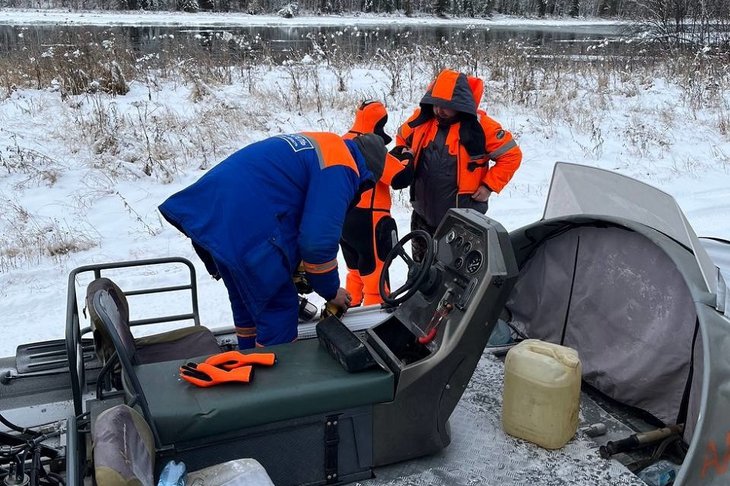 Спасатели. Фото ГУ МЧС России по Иркутской области