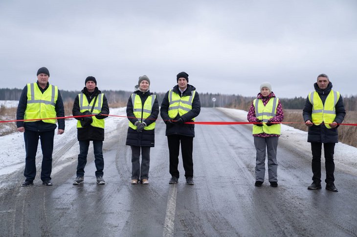 Открытие участка дороги после ремонта. Фото пресс-службы правительства Иркутской области