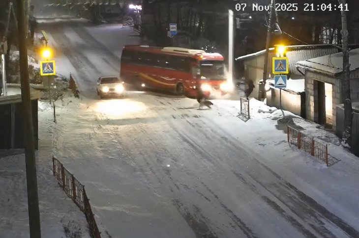 Авария в Усть-Куте. Скриншот видео из группы ДТП38