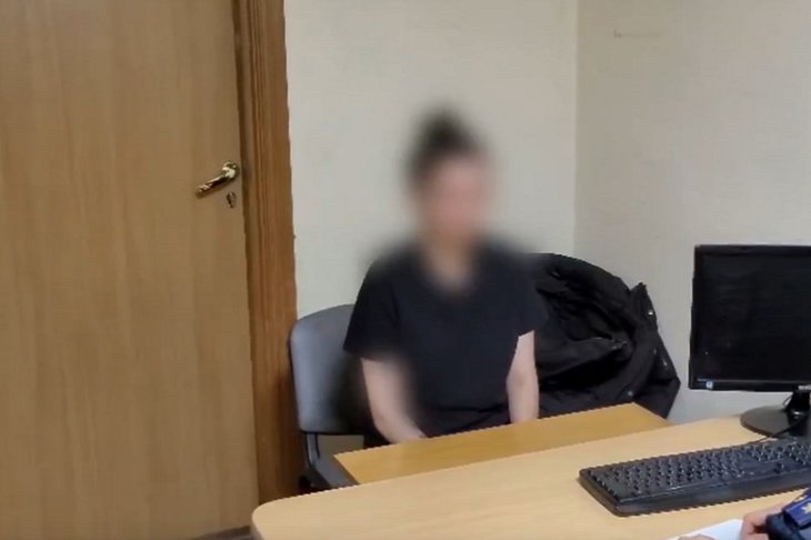 Задержанная девушка. Скриншот видео пресс-службы ГУ МВД России по Иркутской области