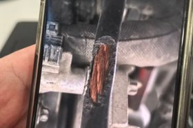 Поврежденное авто. Фото от очевидцев