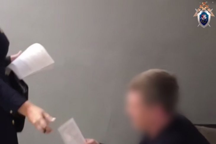 Подозреваемый в мошенничестве депутат. Скриншот видео СУ СКР по Иркутской области