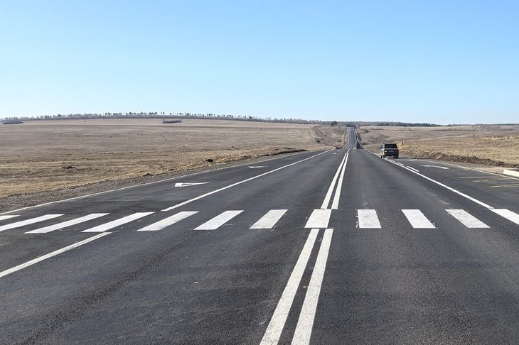 Дорога. Фото пресс-службы правительства Иркутской области
