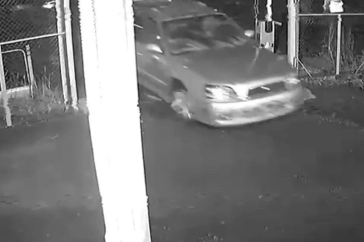 Угон машины. Скриншот видео пресс-службы ГУ МВД России по Иркутской области