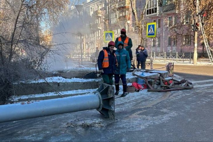 Аварийные работы. Фото из телеграм-канала Сергея Петрова