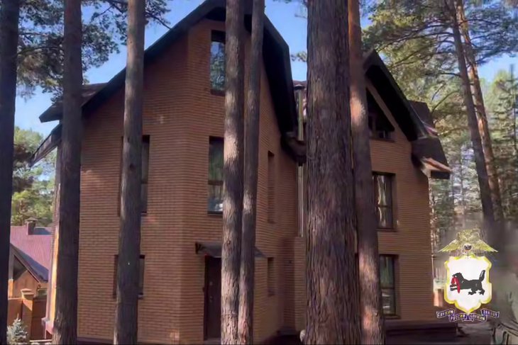 Дом. Скриншот видео пресс-службы ГУ МВД по региону