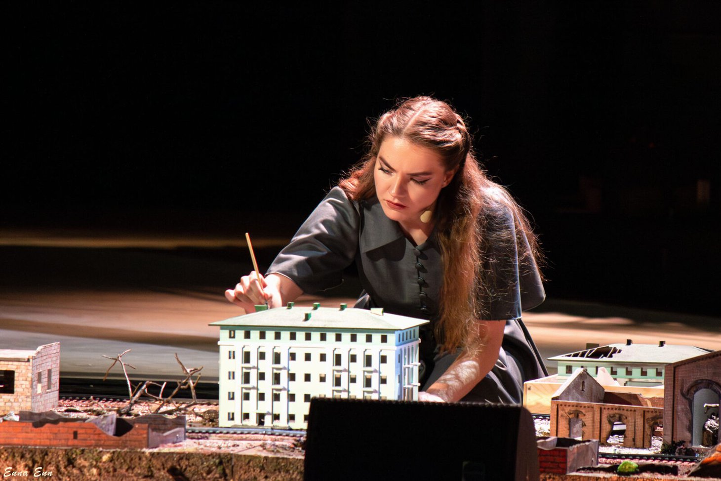 Сцена из спектакля «Летят журавли». Фото: Иркутский музыкальный театр им. Н.М. Загурского