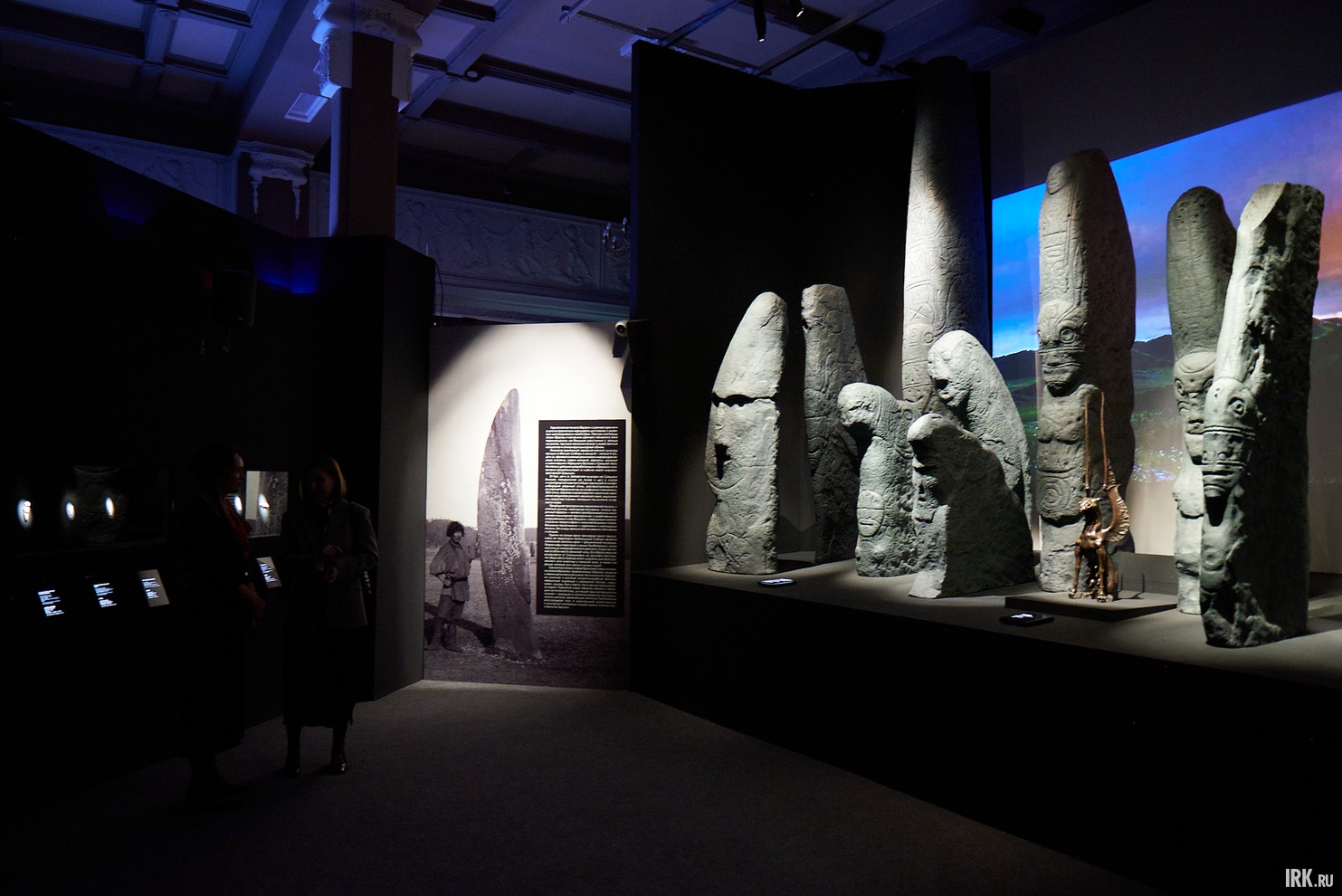 Фонд «Таволга» не просто делает передвижную выставку, а видоизменяет экспозицию в каждом новом городе, добавляя в него артефакты, относящиеся к региону.