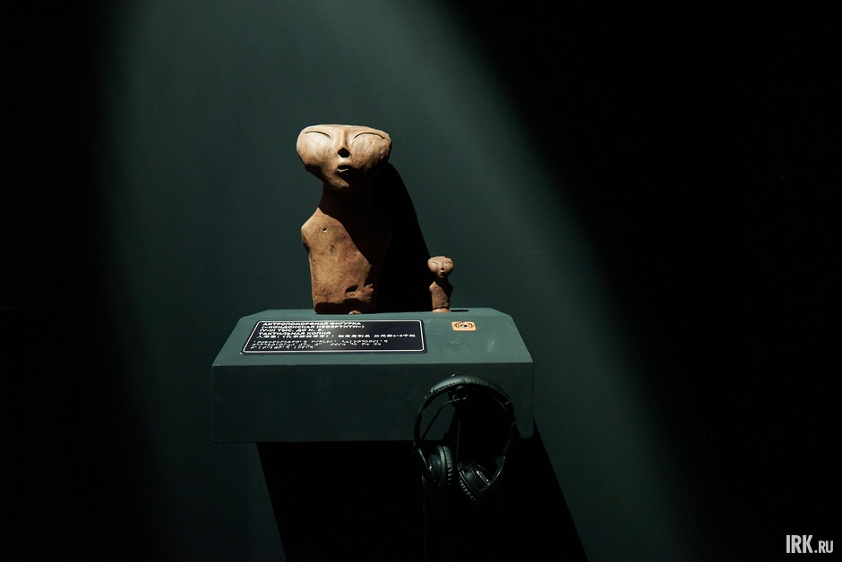 Палеолитические венеры нашли неожиданный отклик в образе «Кондонской Нефертити» эпохи неолита (IV – III тыс. до н.э.).