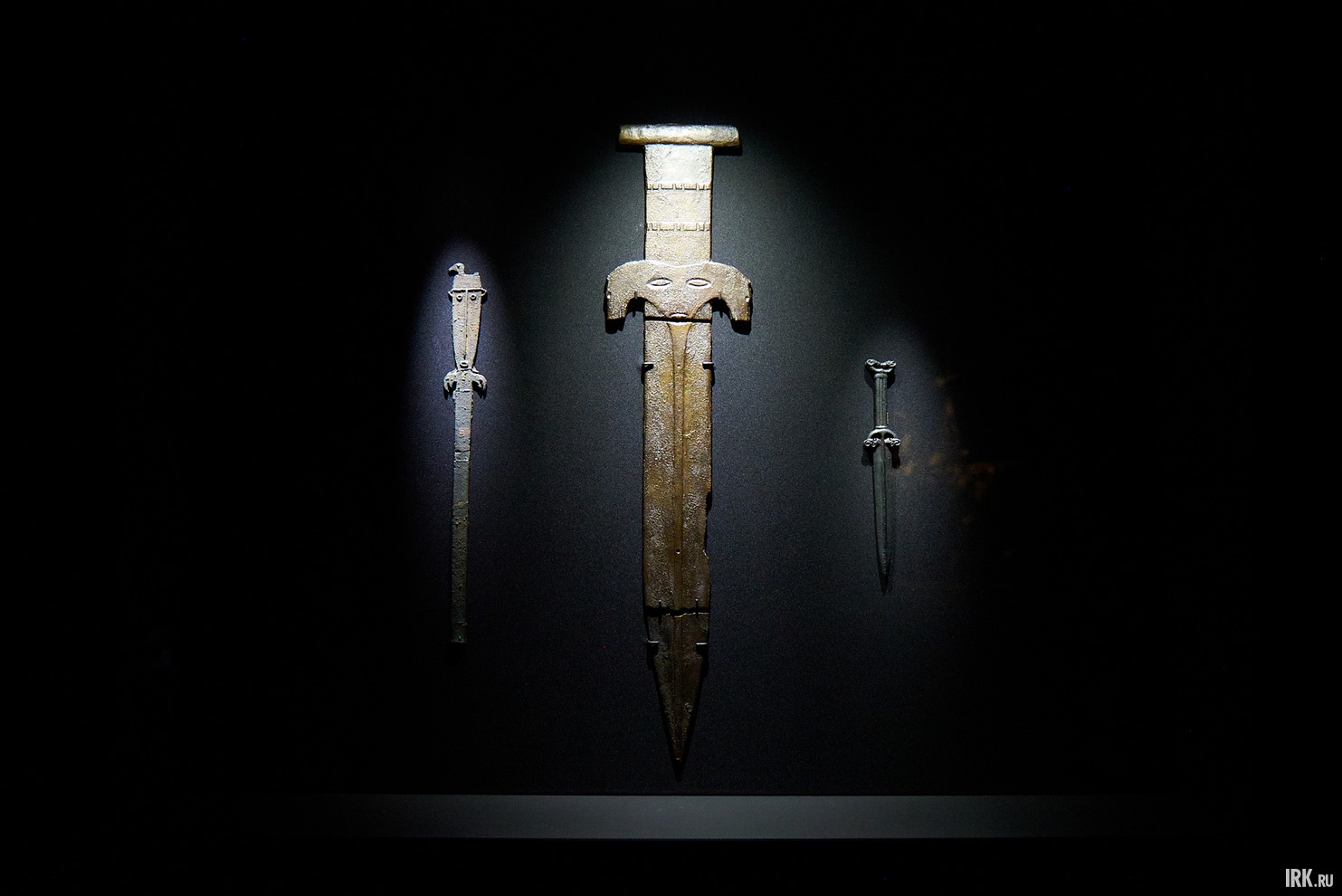 А где ещё вы увидите скифский ритуальный меч с изображением глаз на гарде (V–III вв. до н. э. Прибайкалье)?