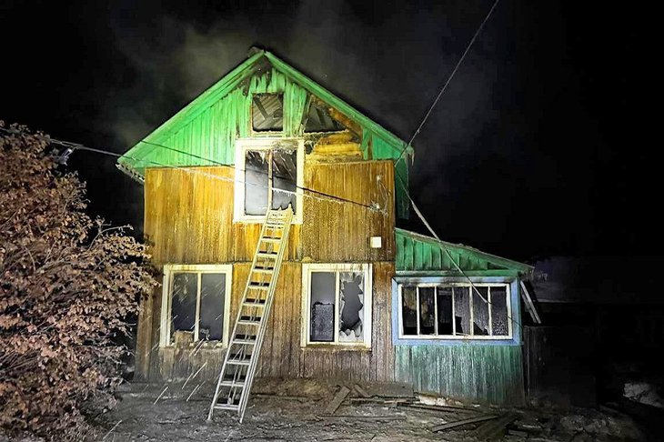 Сгоревший дом. Фото пресс-службы прокуратуры Иркутской области