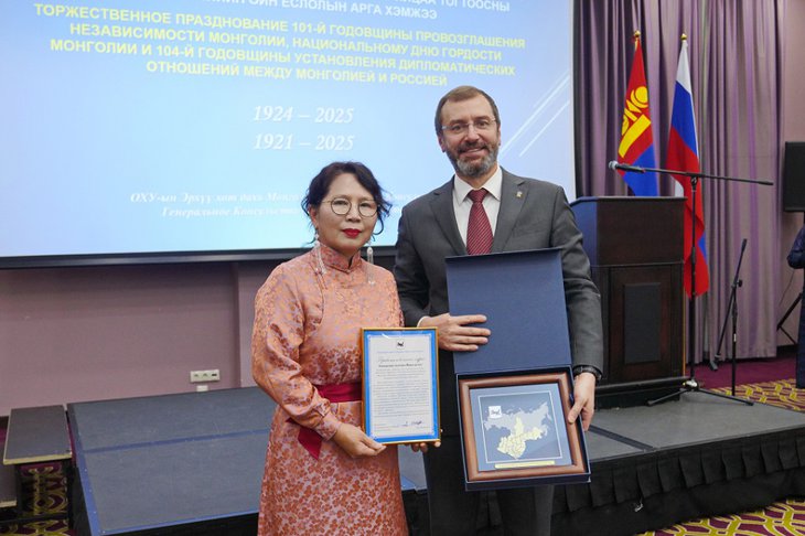 Батсух Ичинхорлоо и Александр Ведерников. Фото IRK.ru