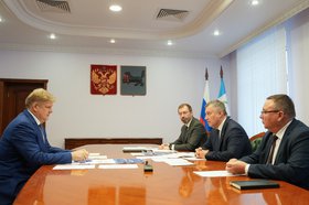 Встреча с Анатолием Серышевым. Фото пресс-службы правительства Иркутской области