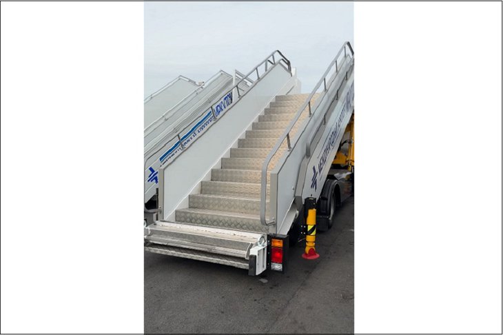 Новый трап. Скриншот видео из телеграм-канала Иркутского аэропорта