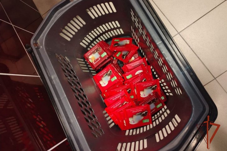 Украденый шоколад. Фото пресс-службы Росгвардии по Иркутской области