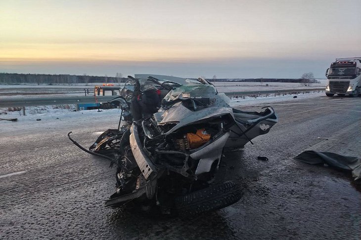 Автомобиль после аварии. Фото пресс-службы ГУ МВД России по Иркутской области