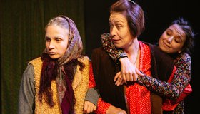 Семейный портрет с посторонним