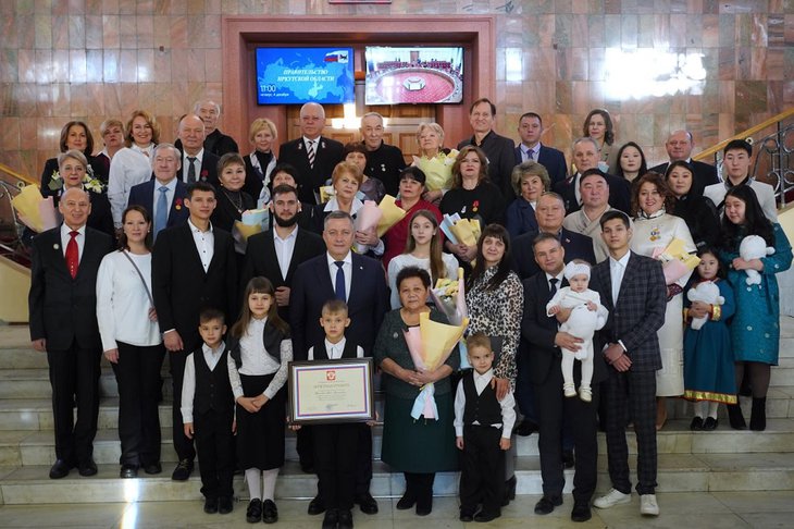 Награждение. Фото пресс-службы правительства Иркутской области