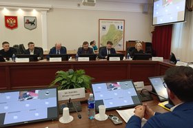 Заседание. Фото пресс-службы правительства Иркутской области