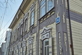 Фасад здания в центре города. Фото пресс-службы администрации Иркутска