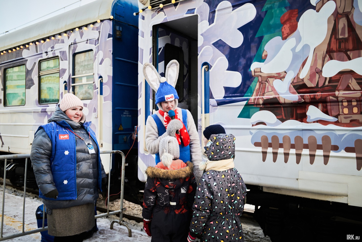Посетить самую большую программу в поезде — резиденцию Деда Мороза — можно было только по билетам.