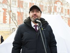 Александр Ведерников: «Пусть здесь будут назначать свидания, встречаться влюбленные, глядя на скульптуру, крепче держаться за руки»