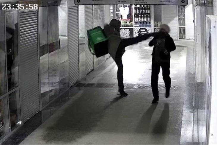 Момент случившегося. Скриншот видео из телеграм-канала «АСТ-54 Black»